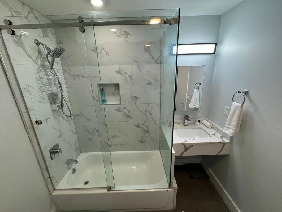 The Elegant Suite - 2Br With Great Amenities Paterson Ngoại thất bức ảnh